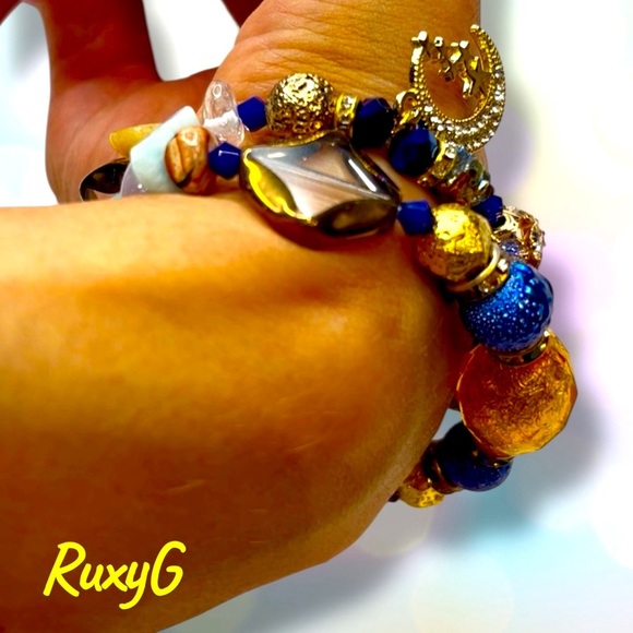 594 .Gold and Blue Crescent Moon Bracelet Set - Picture 7 of 10
